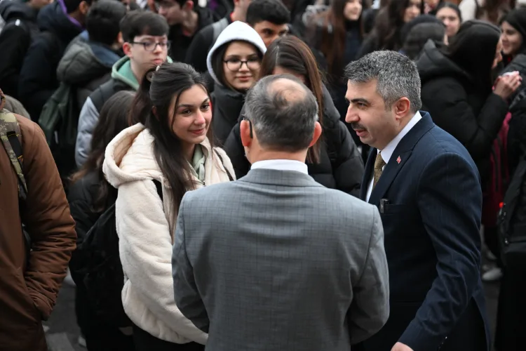 Bursa’da Yıldırım Belediye Başkanı Oktay Yılmaz, haftanın ilk gününde Yıldırım