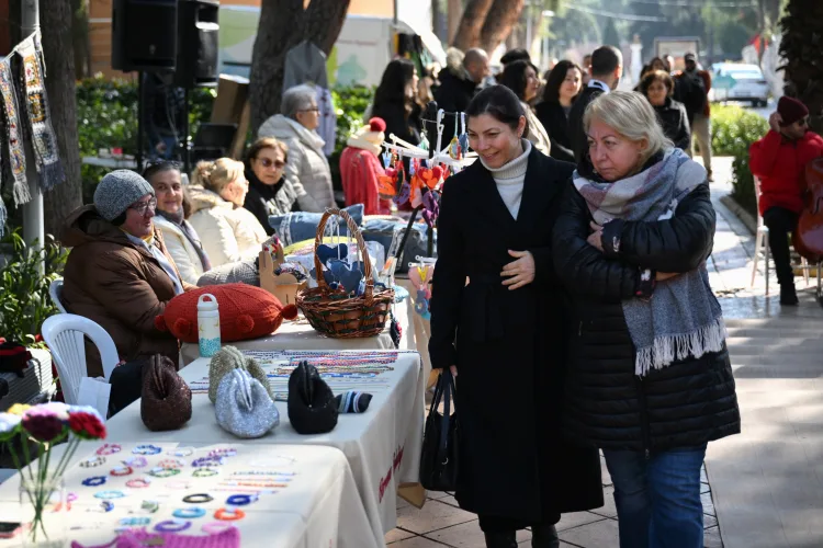 İzmir Bornova Belediyesi’nin 14 Şubat Sevgililer Günü’ne özel olarak düzenlediği