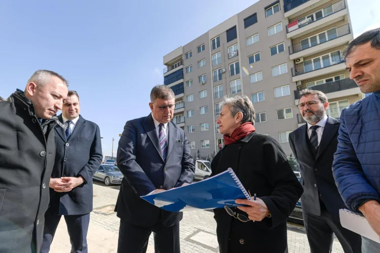 İzmir Büyükşehir Belediyesi, Karabağlar’ın Uzundere semtindeki kentsel dönüşüm alanında projelendirdiği