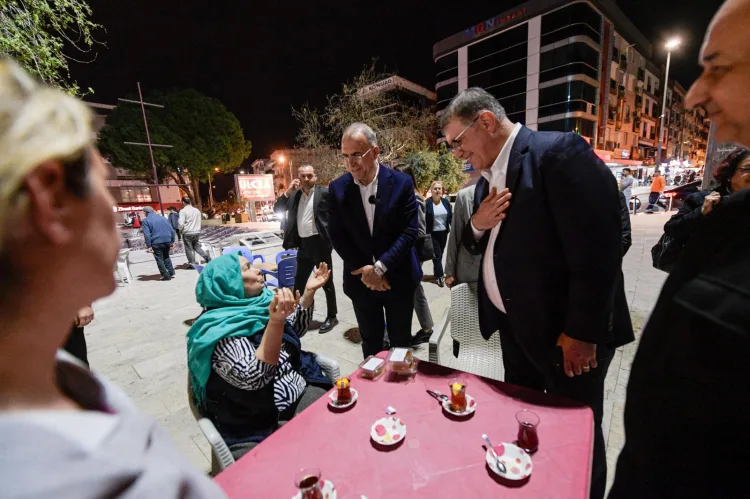 ​İzmir Büyükşehir Belediyesi’nin ramazan ayı boyunca 30 ilçede kurduğu iftar