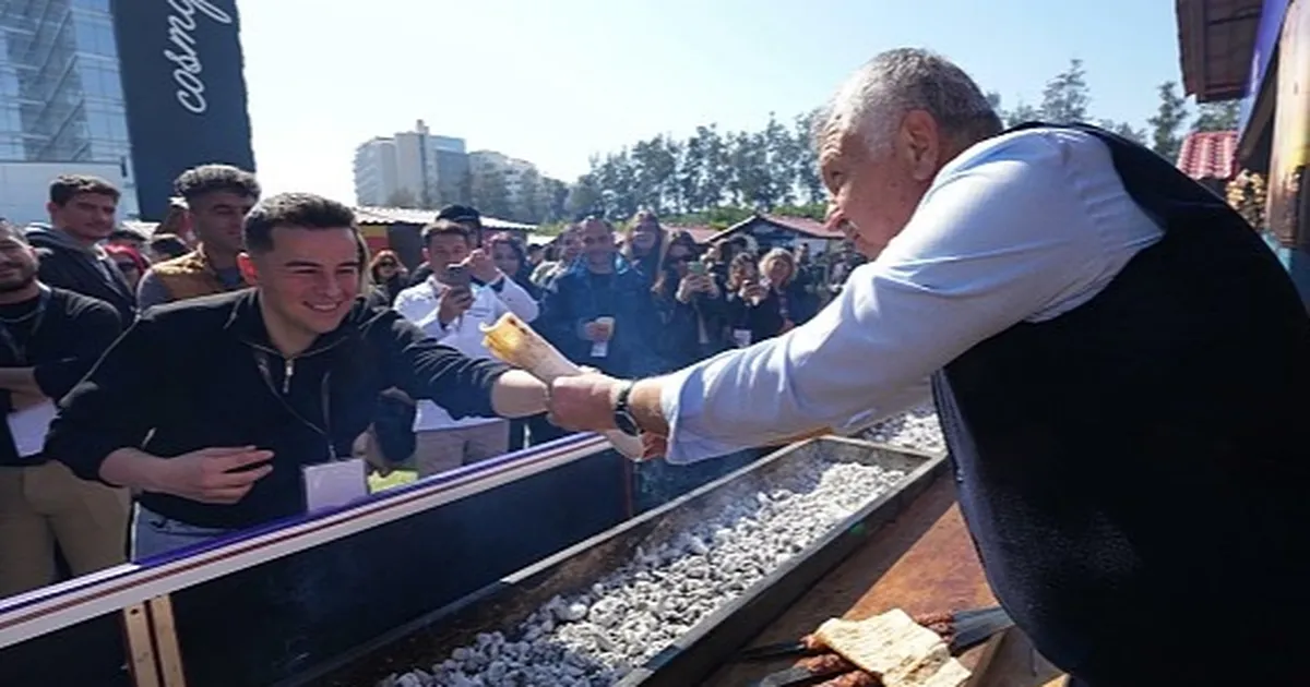 Antalya’da düzenlenen Culinary Forum’a katılan Adana Büyükşehir Belediye Başkanı Zeydan