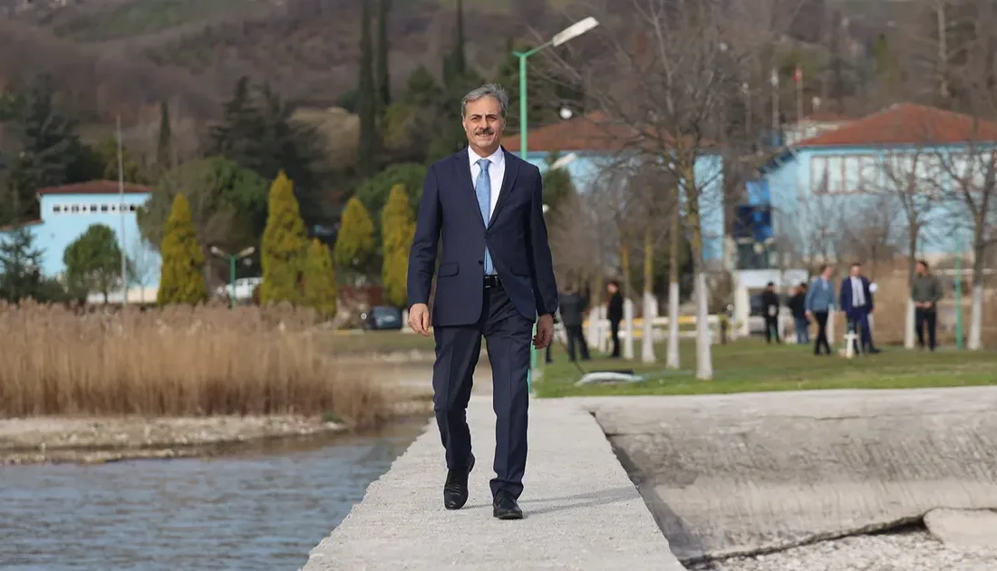 Sakarya Büyükşehir Belediyesi, Sapanca Gölü’nün etrafında vatandaşların göl manzarası eşliğinde