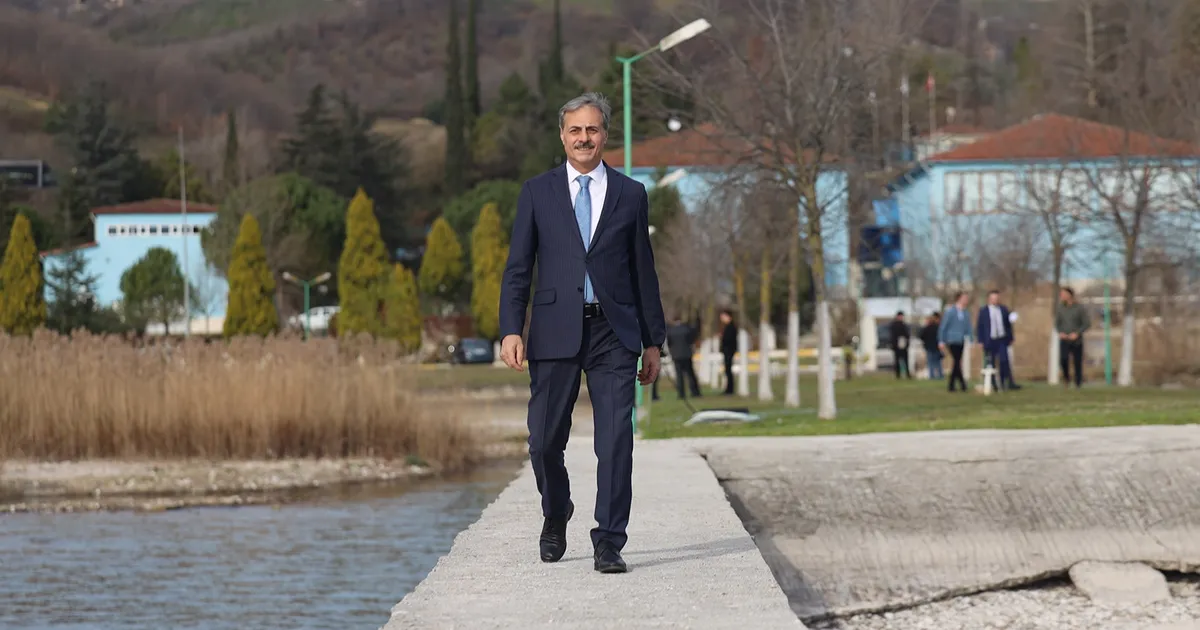 Sakarya Büyükşehir Belediyesi, Sapanca Gölü’nün etrafında vatandaşların göl manzarası eşliğinde