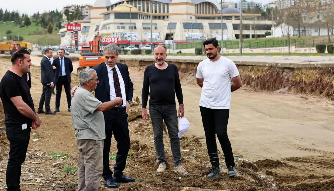 Sakarya Büyükşehir Belediye Başkanı Yusuf Alemdar, şehrin yeni ulaşım aracı