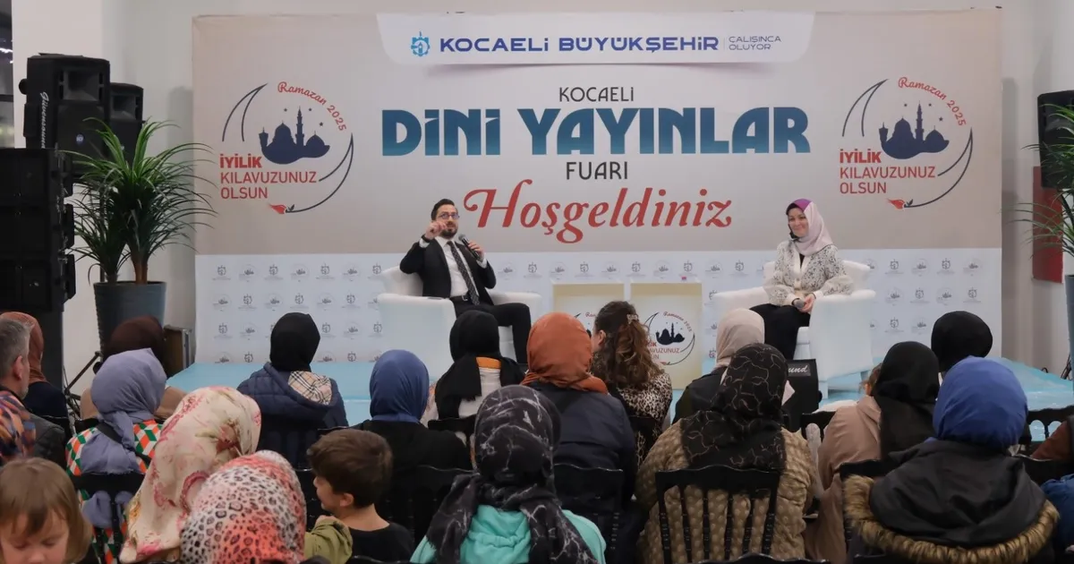 Kocaeli Büyükşehir Belediyesi’nin Ramazan ayı kapsamında düzenlediği “Çay-Sohbet-Muhabbet” etkinliklerine konuk