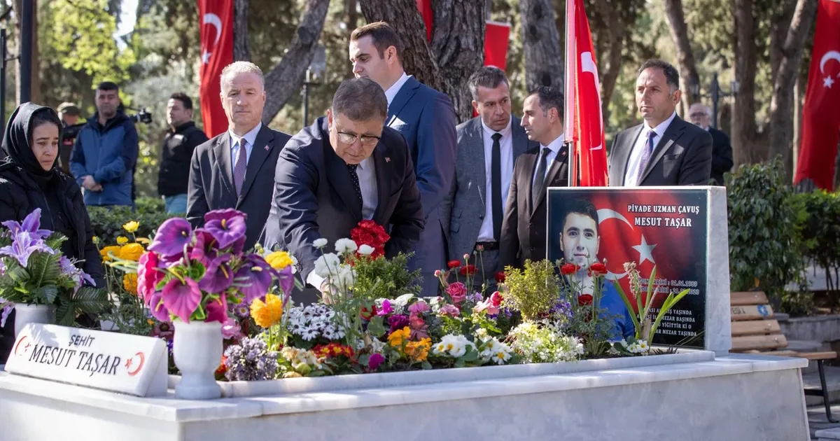 İzmir Büyükşehir Belediye Başkanı Dr. Cemil Tugay, 18 Mart Şehitleri