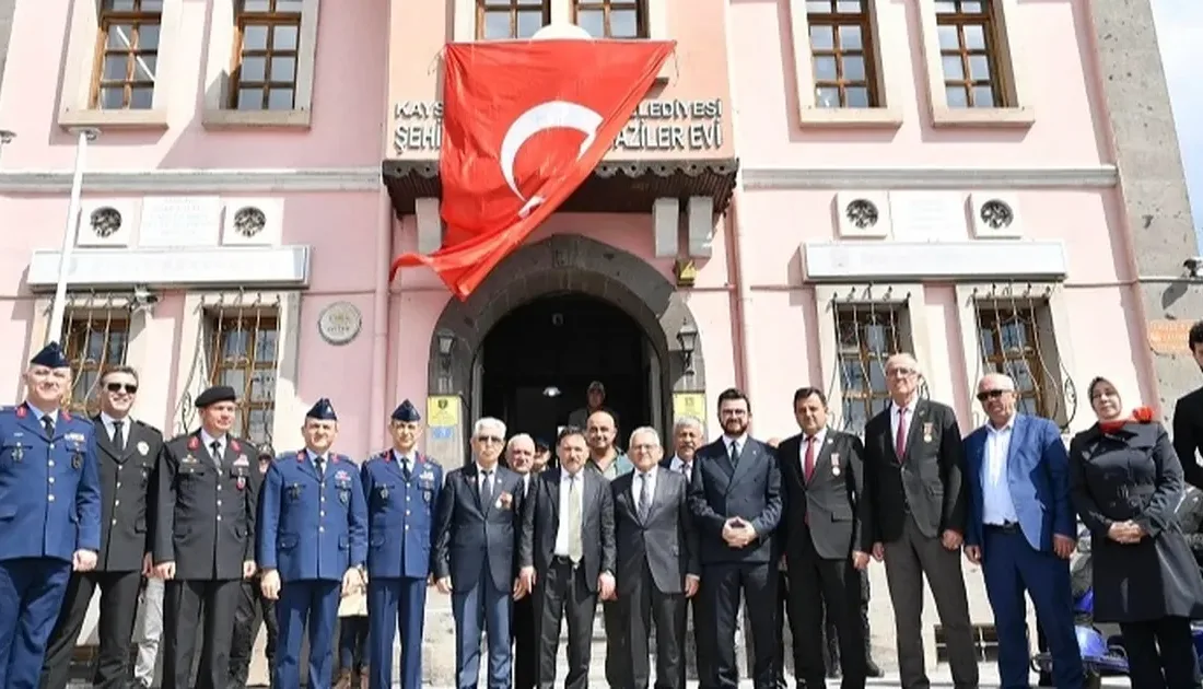 Kayseri Büyükşehir Belediye Başkanı Dr. Memduh Büyükkılıç, 18 Mart Şehitleri