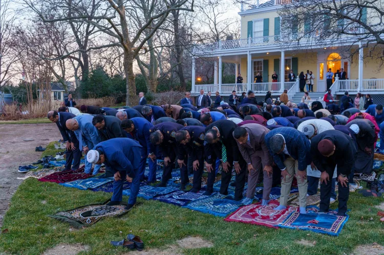 New York Belediye Başkanı Eric Adams, Gracie Mansion’da verdiği iftar