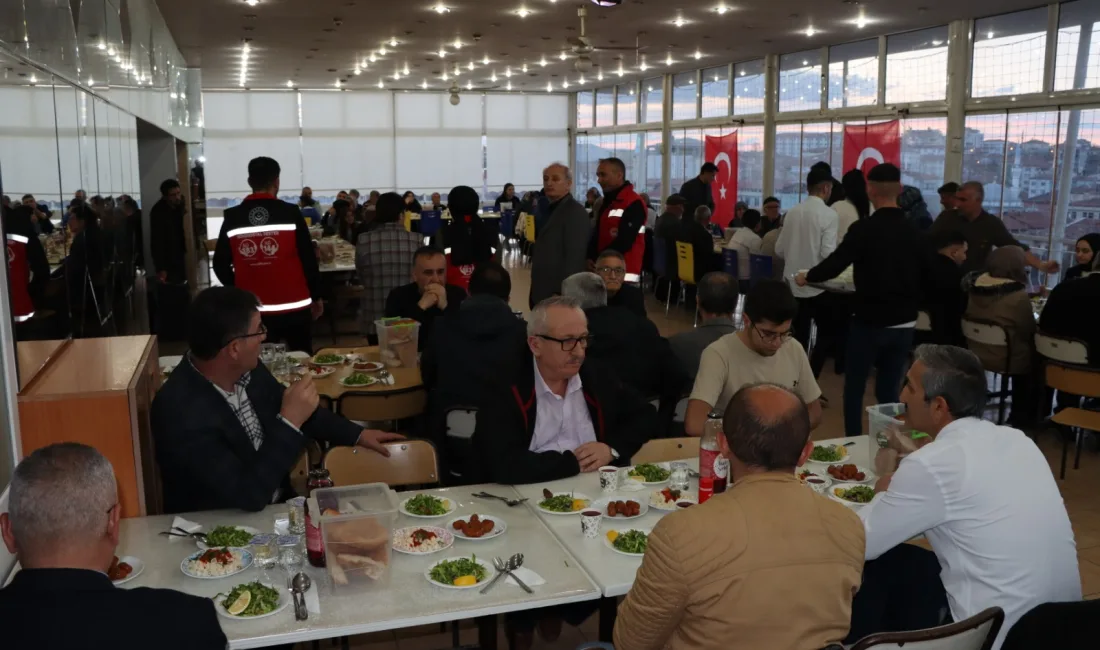 Yerköy İlçe Kaymakamlığı tarafından şehit aileleri için iftar programı düzenlendi.