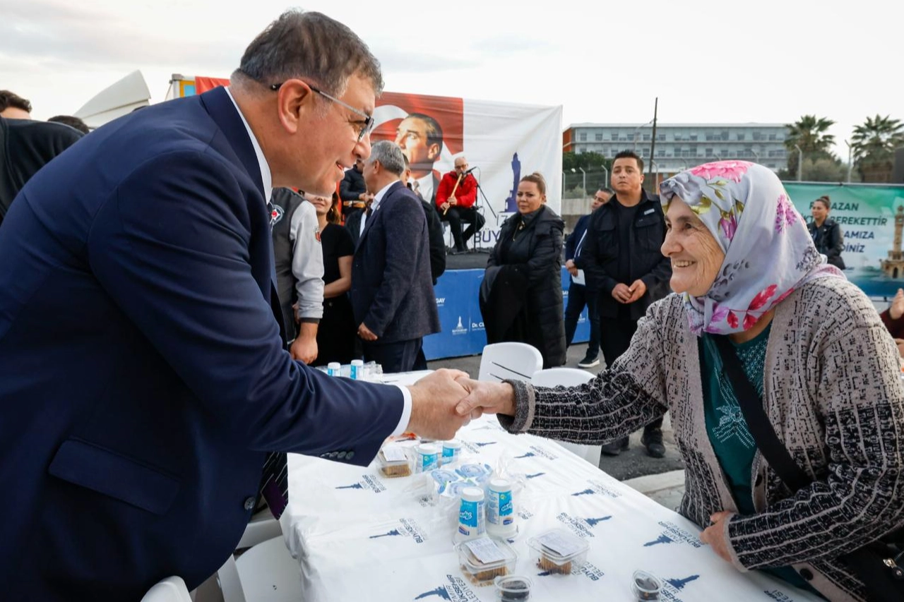 İzmir Büyükşehir Belediye Başkanı Dr. Cemil Tugay, ramazan ayında Büyükşehir