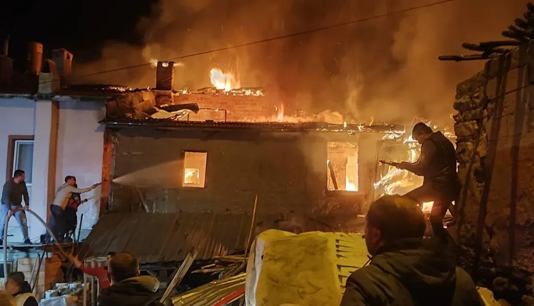 Bilecik’in Pazaryeri ilçesine bağlı Karaköy’de çıkan yangın ekiplerin hızlı müdahalesiyle