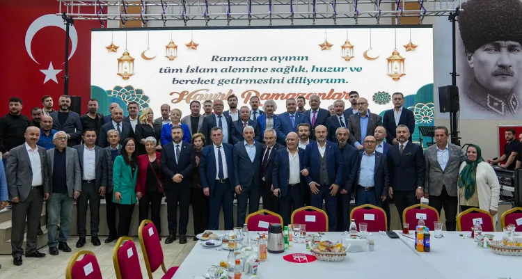 Keçiören Belediyesi, ilçe genelinde verdiği iftar yemekleriyle Türkiye’nin dört bir