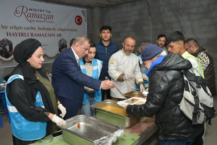 Mardin’de Midyat Belediyesi, Ramazan ayı boyunca düzenlediği geleneksel iftar programlarıyla