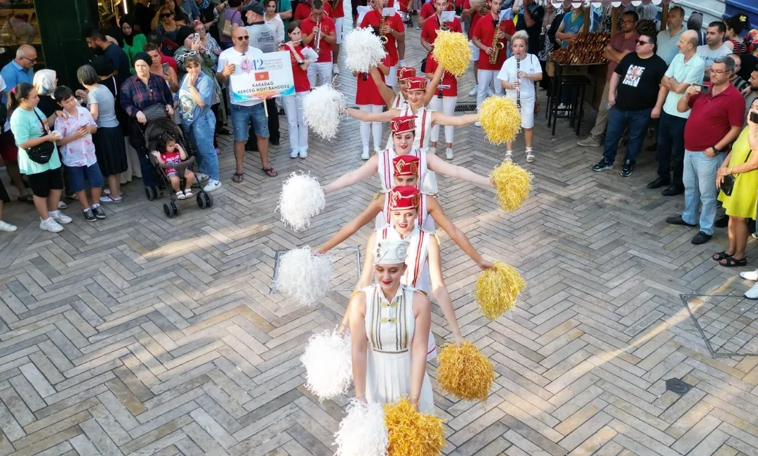 İzmit Belediyesi tarafından geleneksel hale getirilen Uluslararası İzmit Pişmaniye Müzik