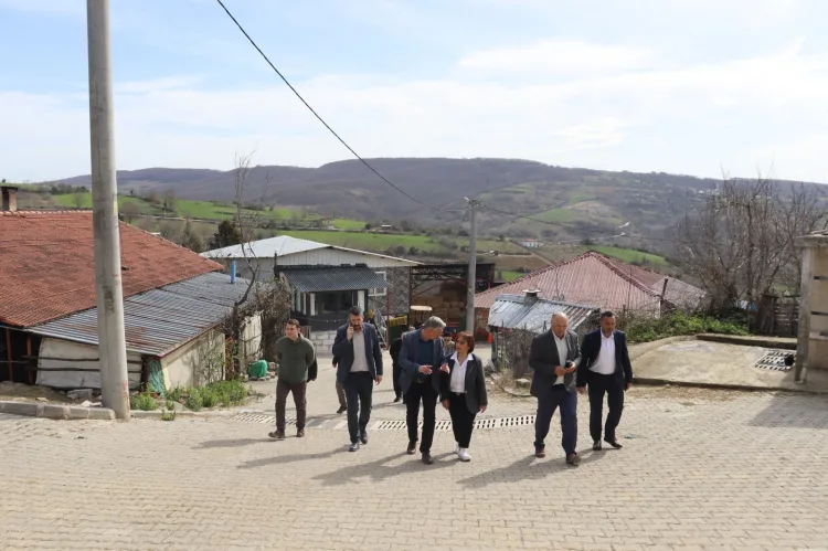 Kocaeli’de İzmit Belediyesi, Gökçeören Mahallesi’ni ziyaret ederek bölge halkının talep