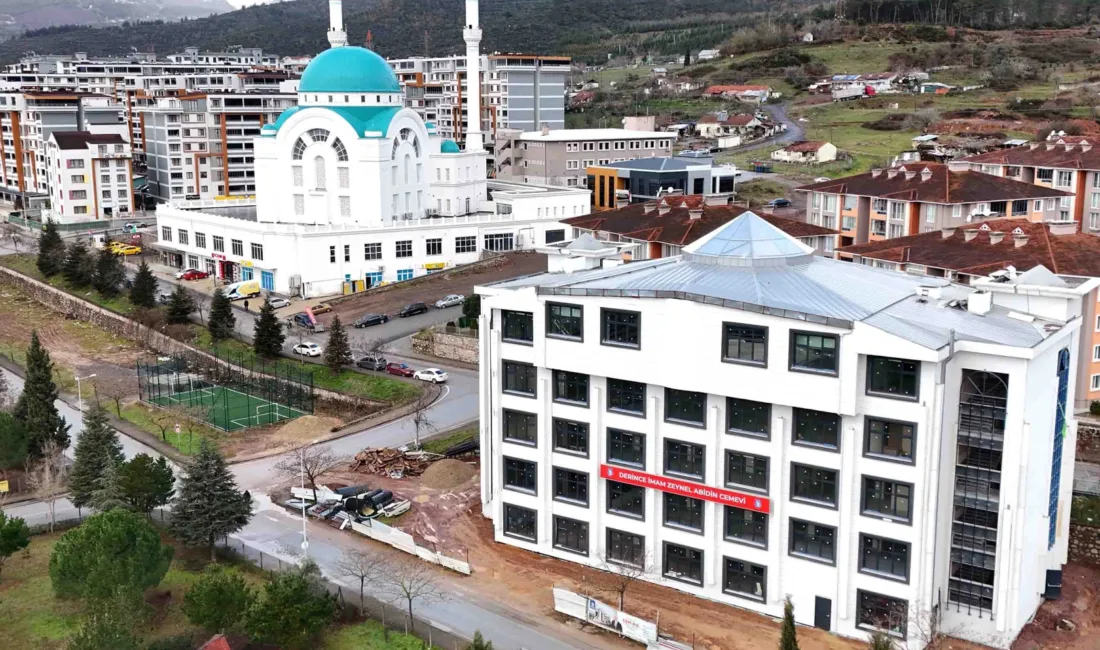 Kocaeli Büyükşehir’in Derince’de yapımını sürdürdüğü İmam Zeynel Abidin Cemevi inşaatı