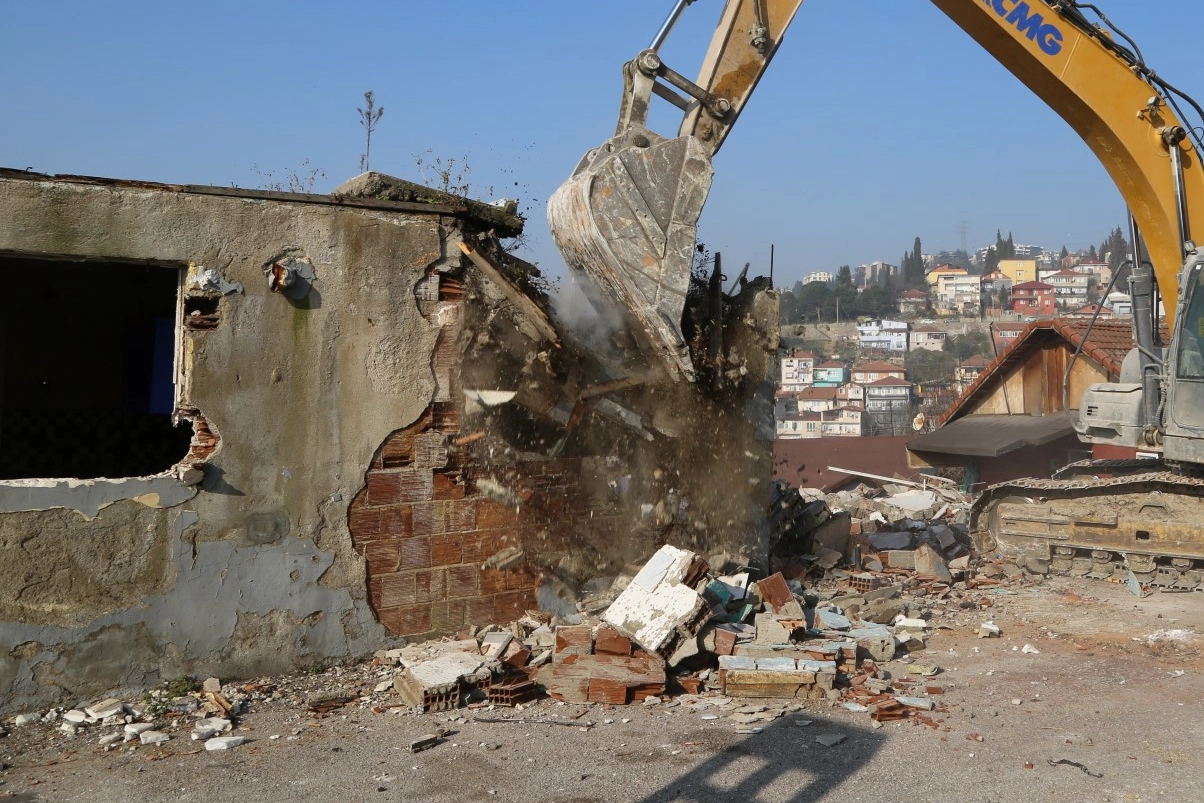 Kocaeli Büyükşehir Belediyesi, Cedit Mahallesi’nde anlaşma sağlanan alan dışındaki 7