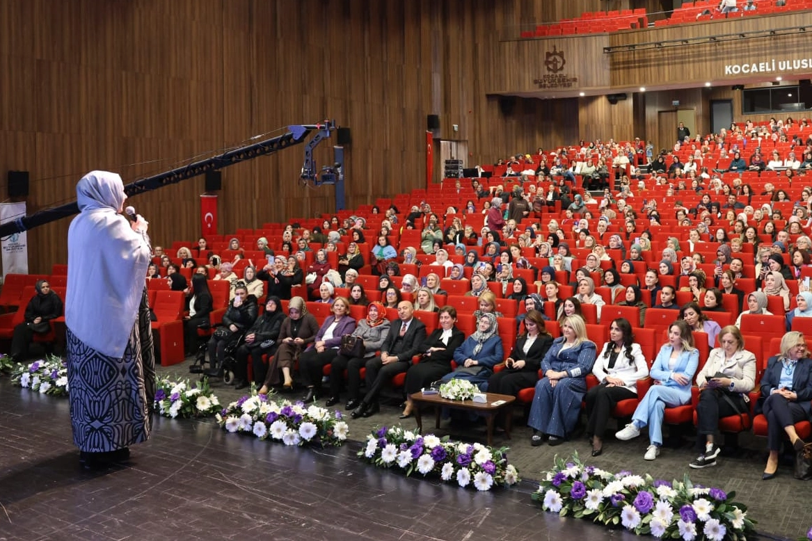 Kocaeli Büyükşehir’in 8 Mart Dünya Kadınlar Günü’ne özel düzenlediği “Mutlu