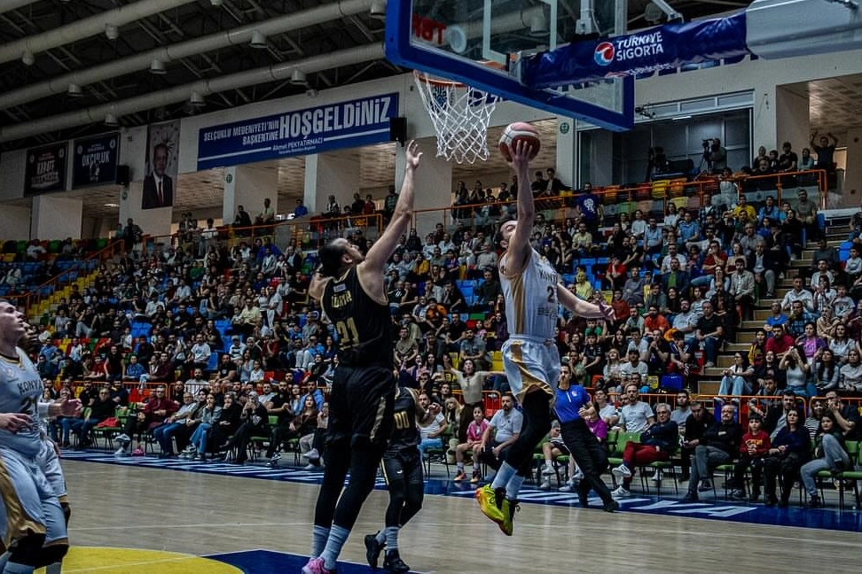 Türkiye Sigorta Basketbol Ligi’nin 29. haftasında Esenler Erokspor’u kendi sahasında