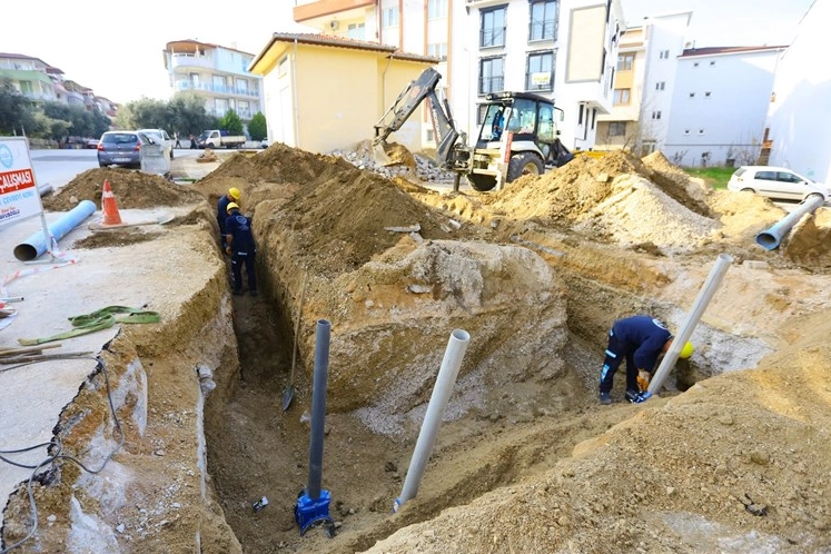 DESKİ, mevsimsel kuraklık nedeniyle su kaynaklarında ciddi azalma yaşandığını duyurdu.