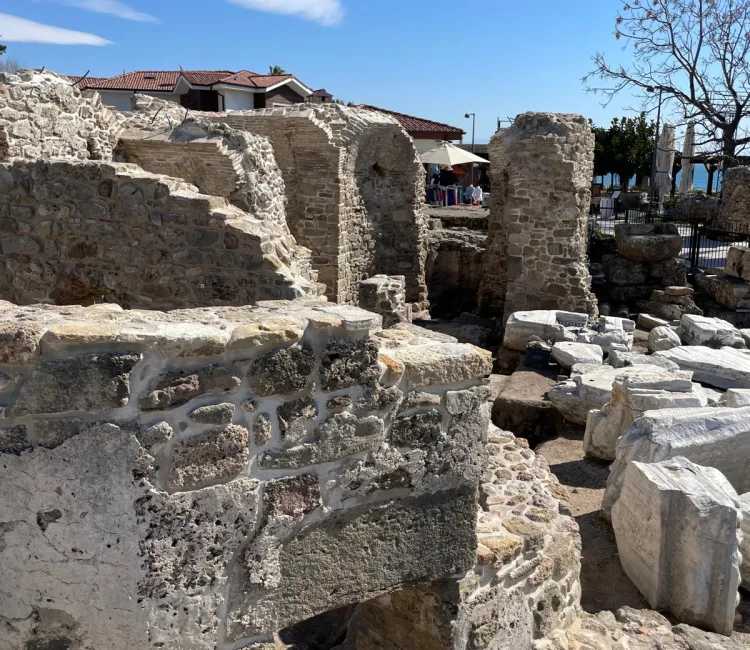 Antalya’da Side Liman Kutsal Alanı hamam yapısının kazı ve onarımı