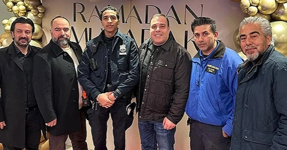 NYPD Toplum İlişkileri Bürosu tarafından Brooklyn’de iftar yemeği organize edildi.