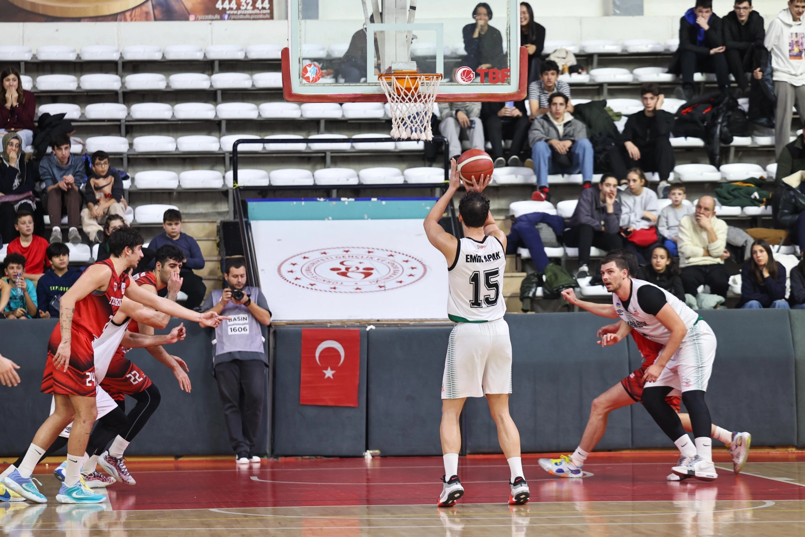 Erkekler Basketbol 2.Ligi normal sezonun son karşılaşmasında deplasmanda Eskişehir Birey