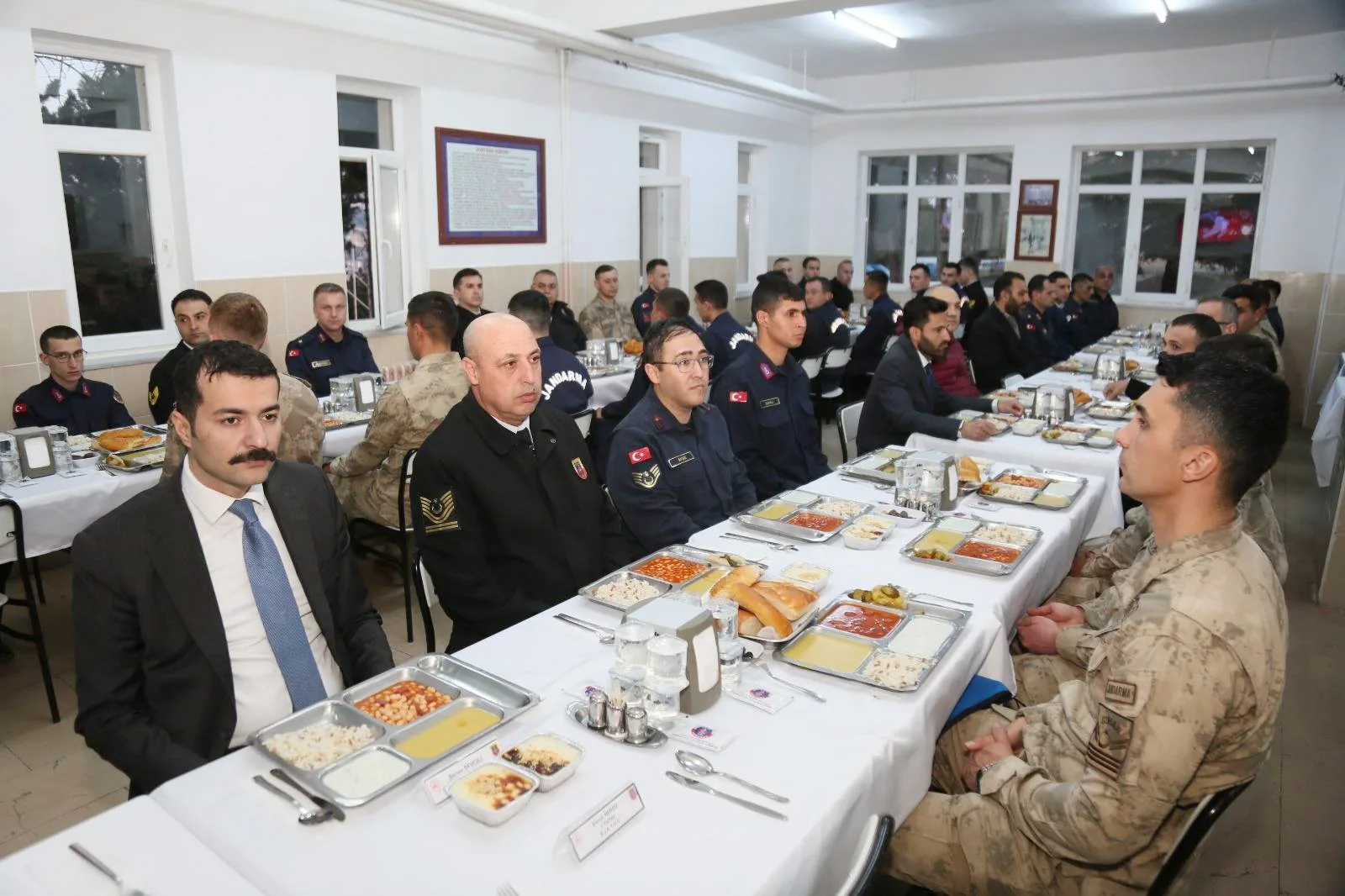 Yozgat Valisi Mehmet Ali Özkan, İl Jandarma Komutanlığı’nda düzenlenen iftar